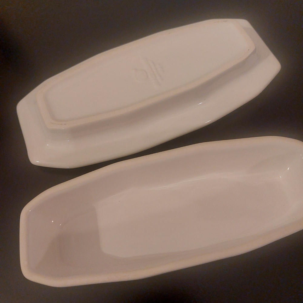 Pfaltzgraff Elegant White Butter Dish with Festive Design - Picture 2 of 5